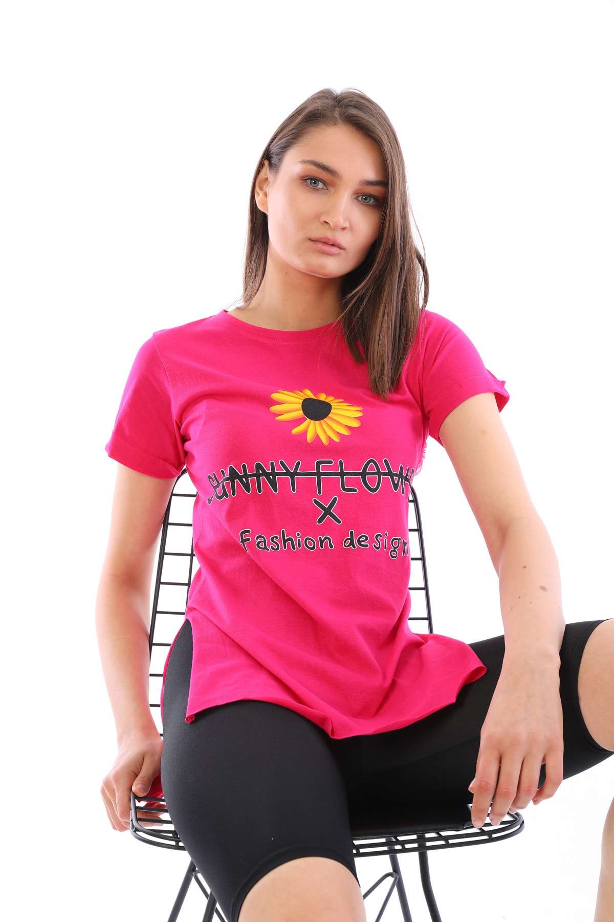 Kadın  Beyaz Uzun Yırtmaçlı Rahat T-shirt